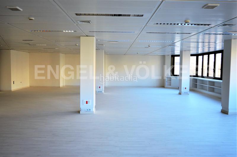 Foto 900cde02-87be-4fab-837e-abad4e805110. Rent office space with parking in Barri de les Corts Barcelona