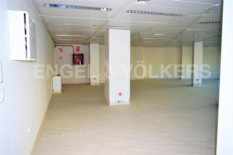 Foto da314adc-0eb4-47c4-ac9f-7ddb18519240. Rent office space with parking in Barri de les Corts Barcelona