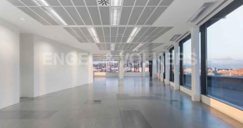 Foto 79bf15b9-6c52-4e62-84b1-c0c3dd549149. Rent office space with parking in El Pedró Cornellà de Llobregat