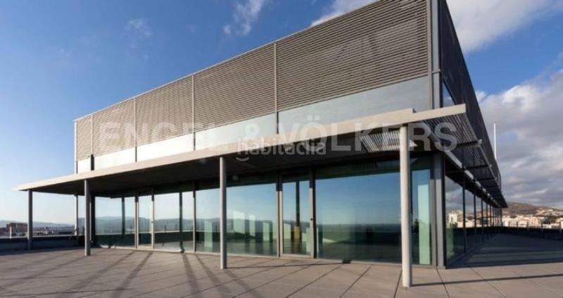 Foto b62db2b0-db56-4ce8-b2ed-405ad8a91e63. Rent office space with parking in El Pedró Cornellà de Llobregat