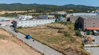 Solar industrial a Piera. Venta de solar de uso terciario en piera de 8000 m2