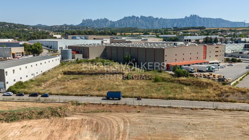 Foto 44272d4b-c19b-4cfb-b378-4a8611d1150b. Area edificabile industriale in Piera