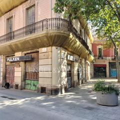 Affitto Locale commerciale in Horta. Local comercial ubicado en edificio con  fachada modernista