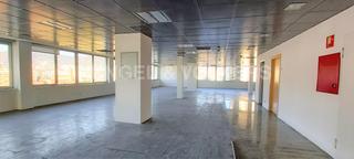 Rent Office space in Barri de les Corts. Oficina de 860m2 en edificio exclusivo oficinas en diagonal les