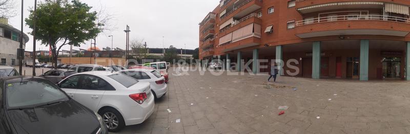 Foto c1d12f83-e136-4c4d-b729-bd09bdfd07a2. Alquiler local comercial  disponible en Badalona