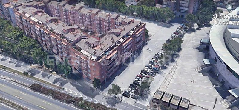 Foto d54a80de-b1e3-49dc-b593-13086eb17a57. Alquiler local comercial  disponible en Badalona