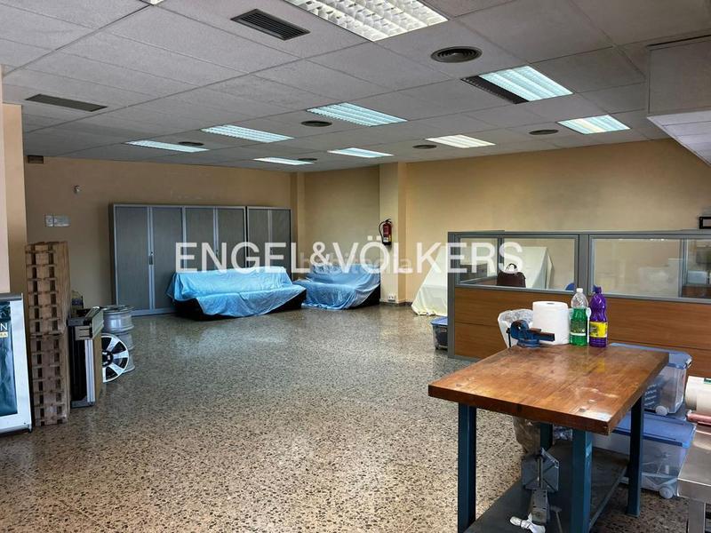 Foto fcbf16ca-57be-4dcf-b432-02c63fedc556. Lloguer local comercial amb calefacció a Gorg Badalona