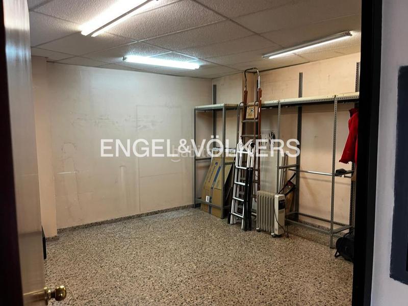 Foto 3fe81987-29a3-4575-b6ed-bad36d7f8600. Location local commercial avec chauffage dans Gorg Badalona
