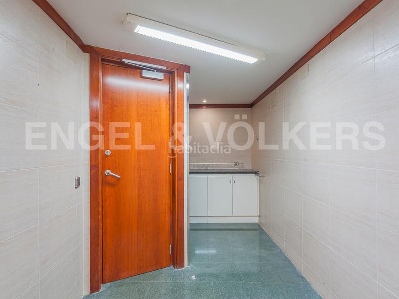 Foto 144c9b39-261f-463a-aa7f-5b692e160556. Locale commerciale in Putget - Farró Barcelona