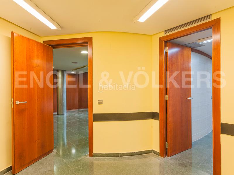 Foto 4697599f-6529-414d-a22f-e46b31bed215. Locale commerciale in Putget - Farró Barcelona