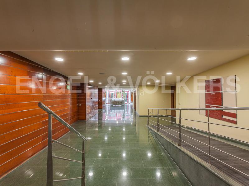 Foto a55ab449-3b5a-4ee4-981b-9e40b4a6607e. Locale commerciale in Putget - Farró Barcelona