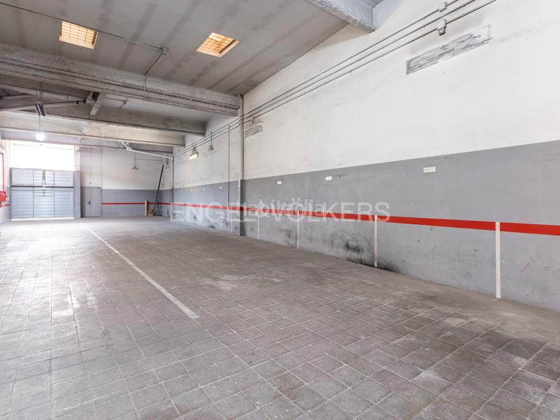 Foto 42d81db0-a4f5-468a-8e28-0050f2256a6f. Local comercial se vende gran local de 2.372 m2 en Manresa
