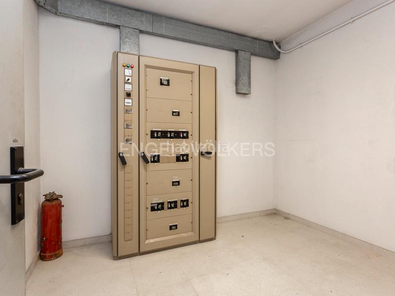 Foto 51b1284a-808a-48a3-b1df-6572c6158c06. Local comercial se vende gran local de 2.372 m2 en Manresa