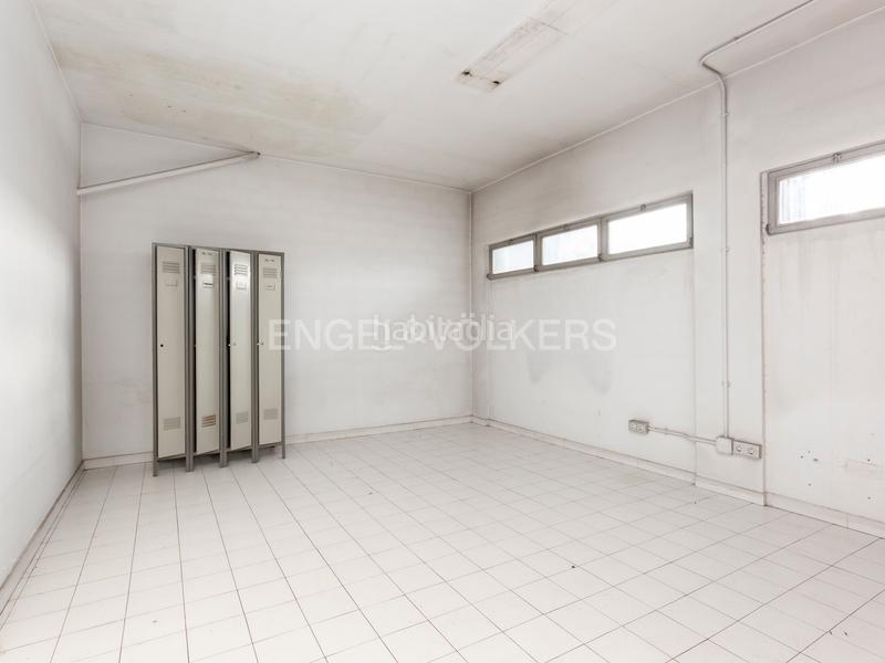 Foto 55760ce1-970b-41ff-8315-f3743010b225. Local comercial se vende gran local de 2.372 m2 en Manresa