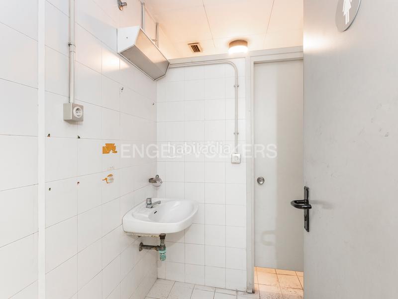 Foto 584542d5-f8ac-4345-872a-504eff419208. Local comercial se vende gran local de 2.372 m2 en Manresa