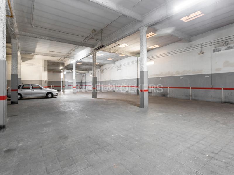 Foto 987de586-25a1-4415-87e1-4f5ac563a953. Local comercial se vende gran local de 2.372 m2 en Manresa