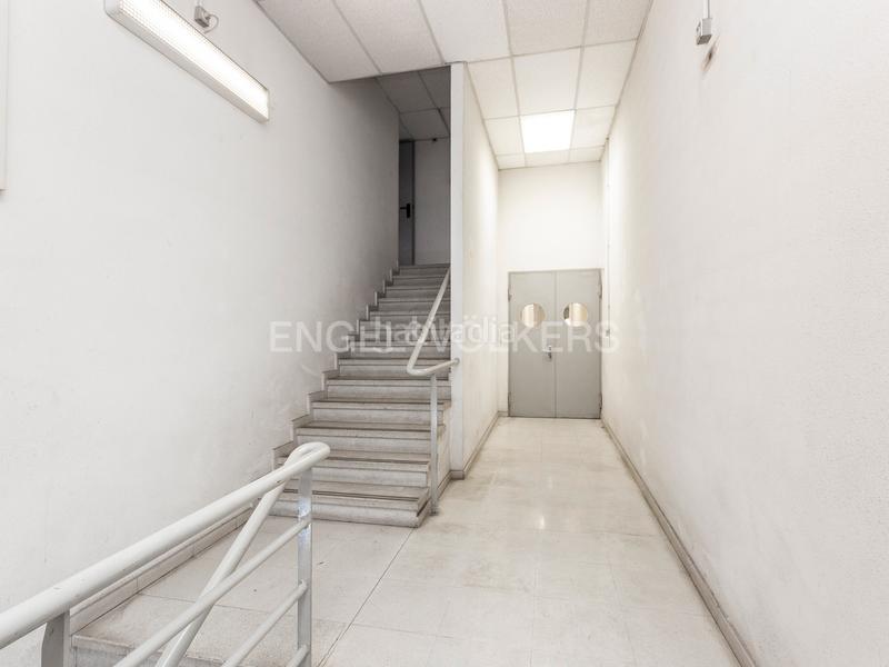 Foto aaceaa18-e8c9-47d2-8955-a73a5fee8778. Local comercial se vende gran local de 2.372 m2 en Manresa