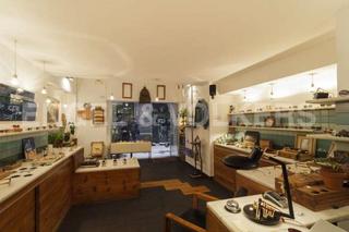 Business premise in St. Pere - Sta. Caterina - El Born. Lote de tres locales en rentabilidad en el born