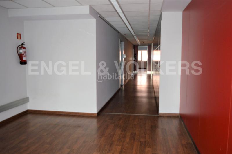 Foto a416cdff-3182-4f9a-a578-b32ac0557465. Miete büro mit parking in La Bordeta Barcelona