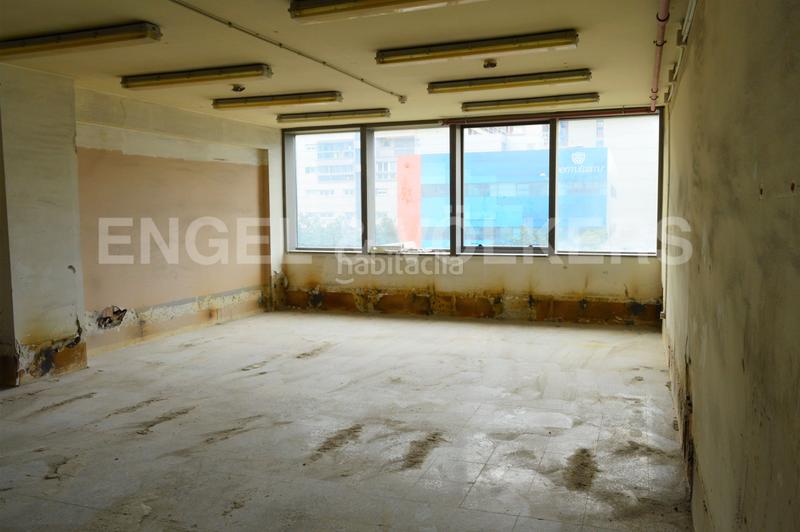 Foto 56809d2f-feb7-49d0-8eea-138f812c6b6f. Rent office space with parking in La Bordeta Barcelona