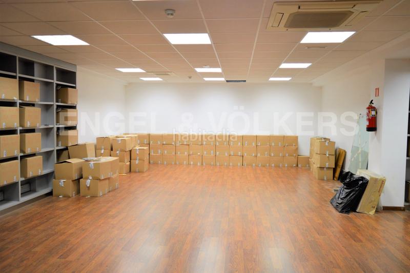 Foto 8c229fe0-60b9-47ec-842d-4bc9c26ae913. Rent office space with parking in La Bordeta Barcelona