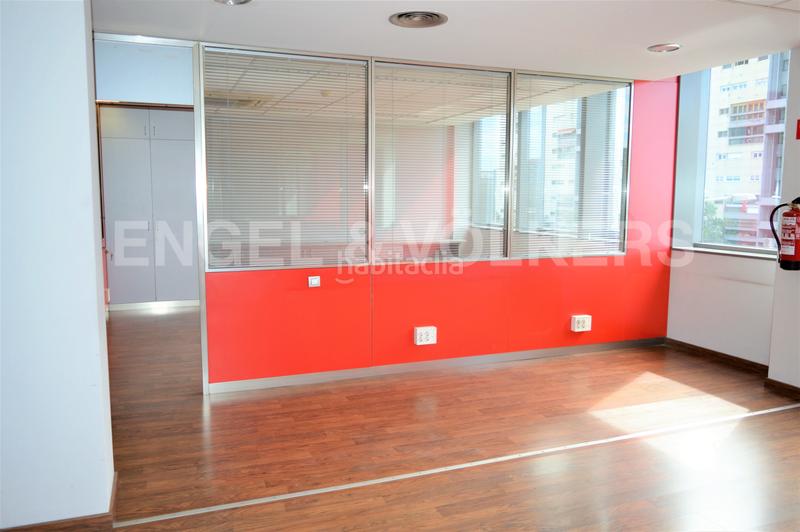 Foto a7e444b6-9e63-4194-99da-64cb9080acc0. Rent office space with parking in La Bordeta Barcelona