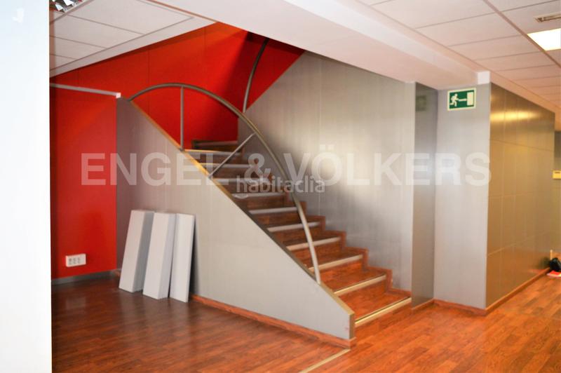 Foto b2555e96-2e72-408c-a20e-9298e8d51802. Rent office space with parking in La Bordeta Barcelona