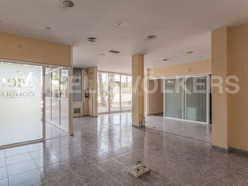 Foto 0437233f-c7c9-4fd3-a28b-b12fea008033. Local comercial venta local Valldoreix de 90 m2 pb 206 en p1 en Sant Cugat del Vallès