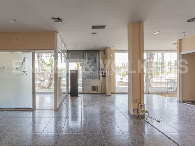 Foto 3c23fd01-5b59-4d63-a196-d08329c45d19. Local comercial venta local Valldoreix de 90 m2 pb 206 en p1 en Sant Cugat del Vallès