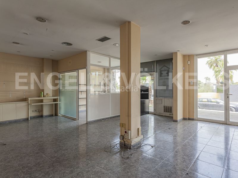 Foto 92d20bf7-96d2-4702-8edf-53f1e3439a53. Local comercial venta local Valldoreix de 90 m2 pb 206 en p1 en Sant Cugat del Vallès