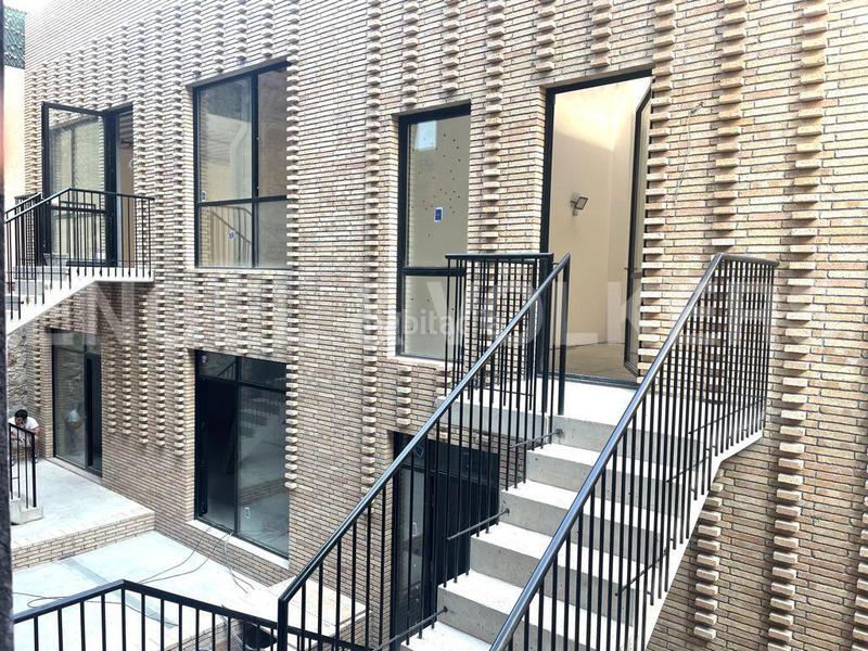 Foto 45137cfc-f0eb-4073-aea0-975b5fe78ba7. Ufficio con parcheggio in Poblenou Barcelona