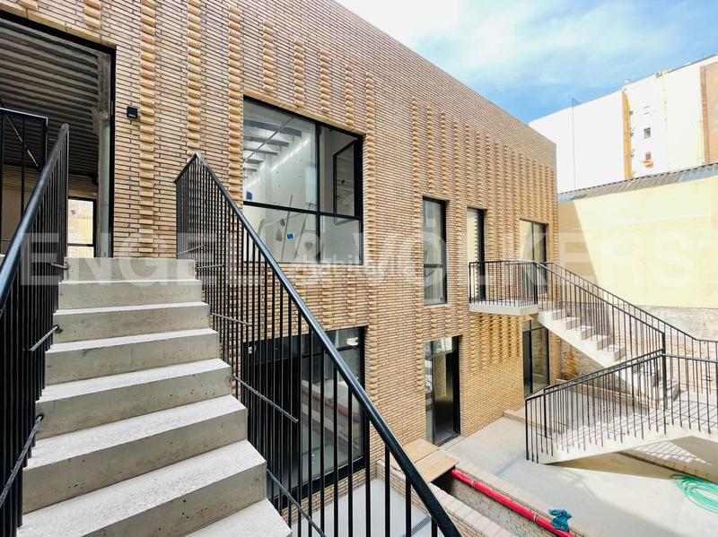 Foto 7079be7c-6e41-4f2e-ac1b-f7016cd0b9c2. Ufficio con parcheggio in Poblenou Barcelona