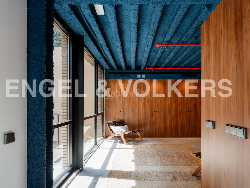 Foto 80ca395a-e0e0-494c-968c-9b8f6f8aaad2. Ufficio con parcheggio in Poblenou Barcelona