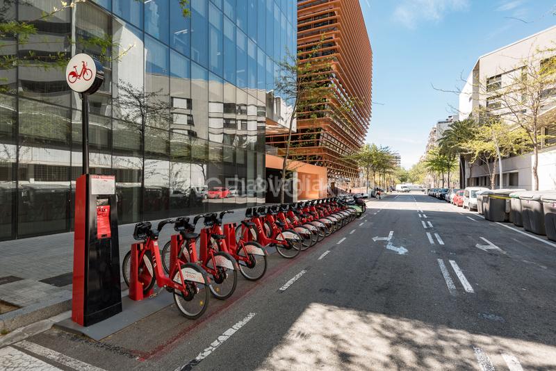 Foto a837c575-20af-4b8e-bd21-0a30eece952b. Ufficio con parcheggio in Poblenou Barcelona