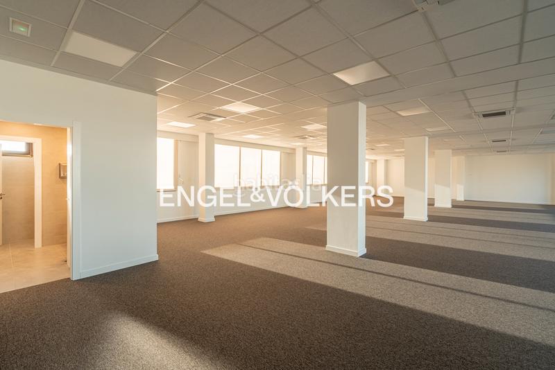 Foto 0514eb82-0d56-4e4a-88f0-616d82a24910. Location bureau avec chauffage parking dans Sant Domènec Sant Cugat del Vallès