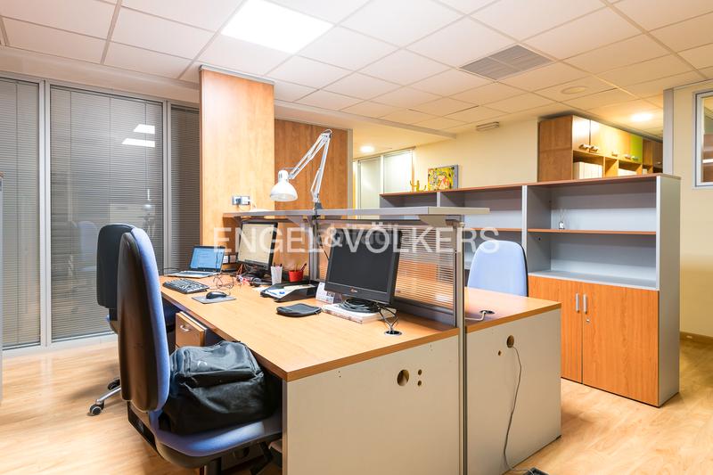 Foto 5ee1c26a-373d-4ec8-9d51-9ec4d0c840fe. Office space in Barri de les Corts Barcelona