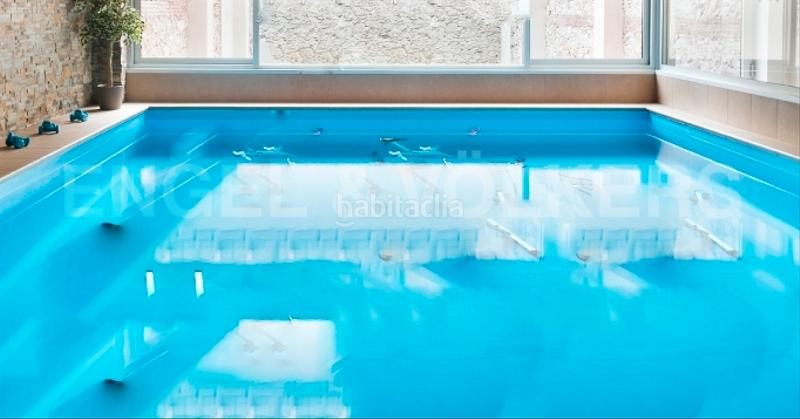Foto a0d22152-55d4-462a-950e-72df89933c8c. Alquiler local comercial spa en traspaso en passeig sant joan en Barcelona