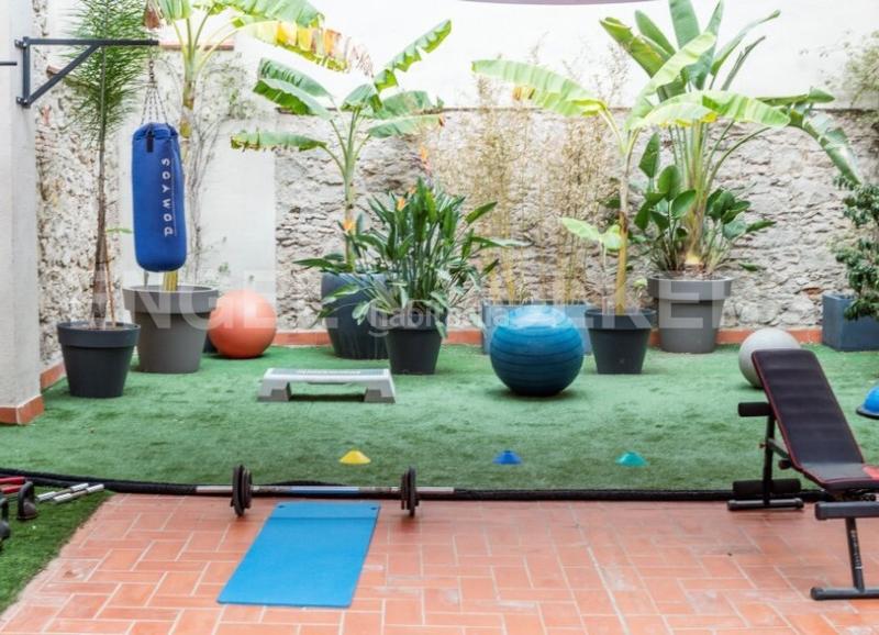 Foto bac7d55d-36a8-4665-a7b8-6cea1e943344. Alquiler local comercial spa en traspaso en passeig sant joan en Barcelona