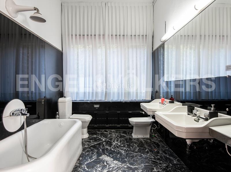 Foto 23ce9975-480e-453e-b18f-6d5f063f86c2. Locale commerciale in La Salut Barcelona