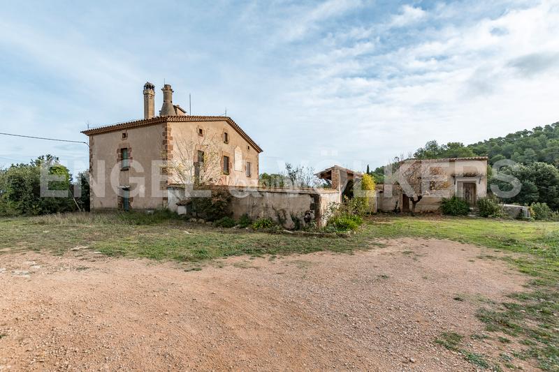 Foto 05ec7c6f-0a2f-4d93-b4d8-9c52bf029d1e. Edifici a Castellví de Rosanes