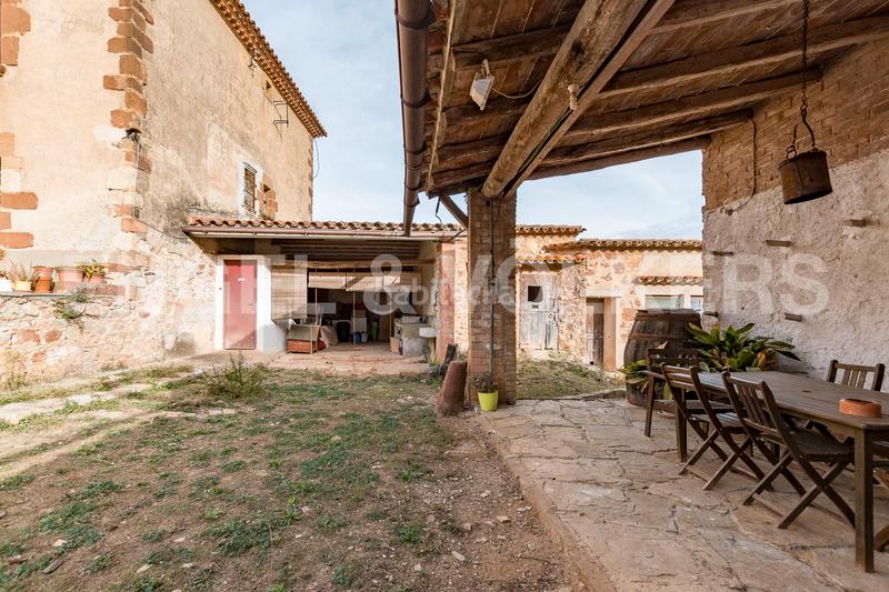 Foto 2a297361-7277-4177-bdfa-02e8b675aaa5. Edifici a Castellví de Rosanes