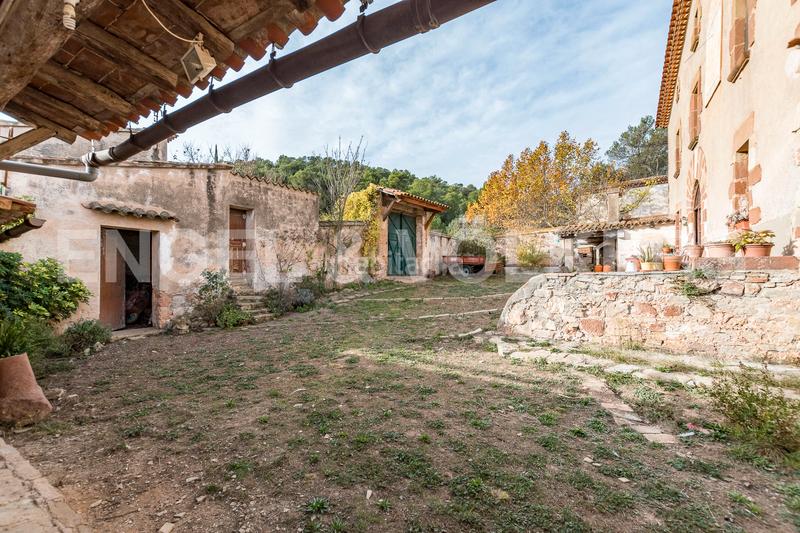 Foto 4f498efa-1434-464d-b9e2-366462048664. Edifici a Castellví de Rosanes