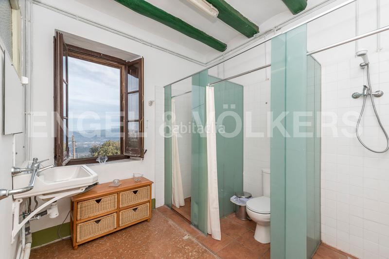 Foto 7329322a-1f6a-4a48-84e6-aa2c11ccf3a5. Edifici a Castellví de Rosanes