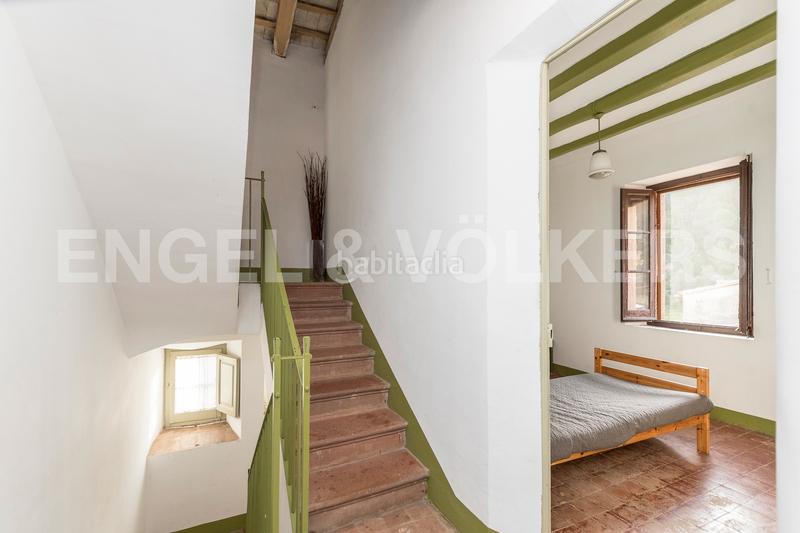 Foto c115c62f-3499-47e6-ab10-7a389c943c65. Edifici a Castellví de Rosanes