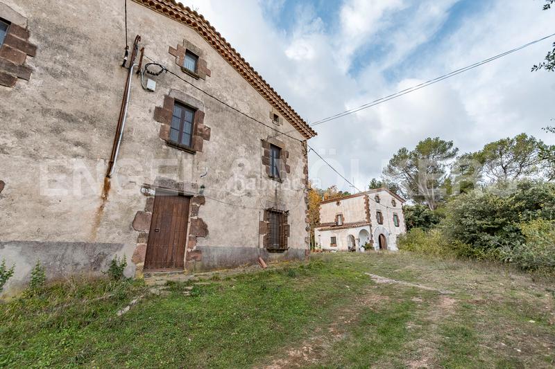 Foto cd2bfe3c-b01e-4c4b-9fc3-9fb40b42599e. Edifici a Castellví de Rosanes