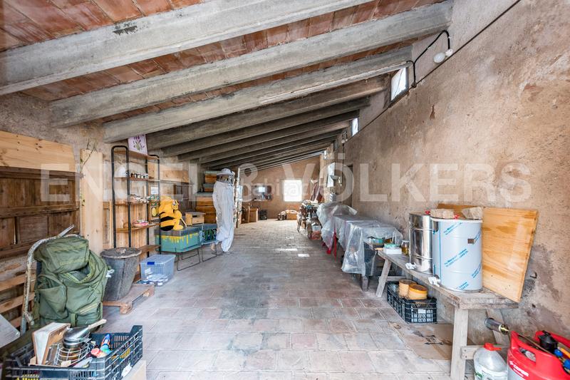 Foto e33e63e5-418b-46a9-a6e5-c7aea5910670. Edifici a Castellví de Rosanes