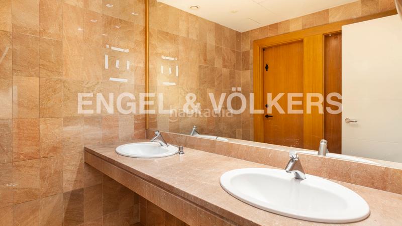 Foto ab317b94-4f6e-434e-b72a-61c0b0eff774. Location bureau avec chauffage dans La Nova Esquerra de l´Eixample Barcelona