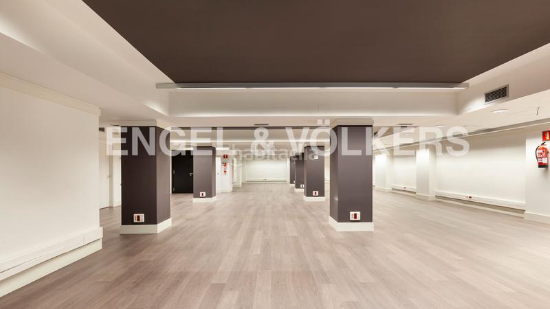 Foto ac60697e-b123-484b-9a3d-2c218437f764. Location bureau avec chauffage dans La Nova Esquerra de l´Eixample Barcelona