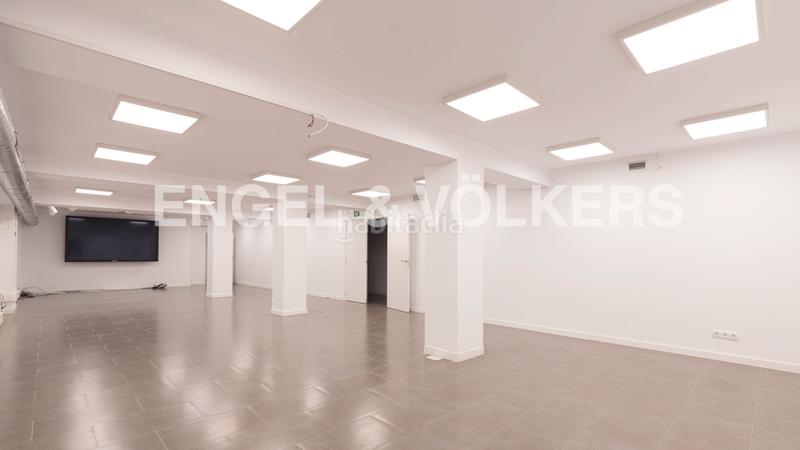 Foto cdfa0d0e-2c42-435a-a84c-4bdad5213d23. Rent office space with heating in La Nova Esquerra de l´Eixample Barcelona