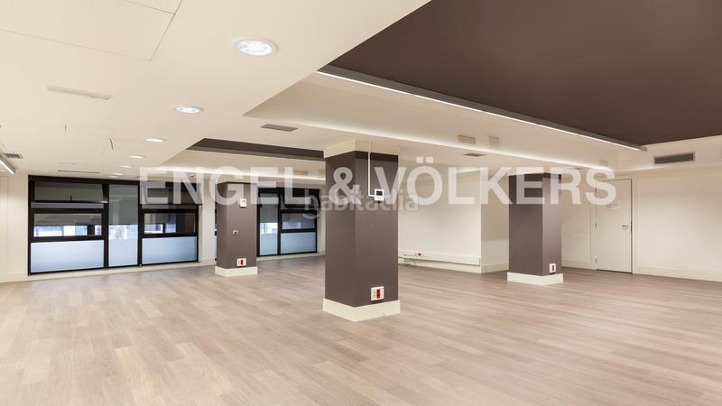 Foto d54221a3-8cad-4f84-8096-d045a3ee574e. Rent office space with heating in La Nova Esquerra de l´Eixample Barcelona